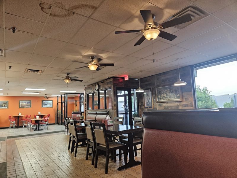 Pineda Tacos interior